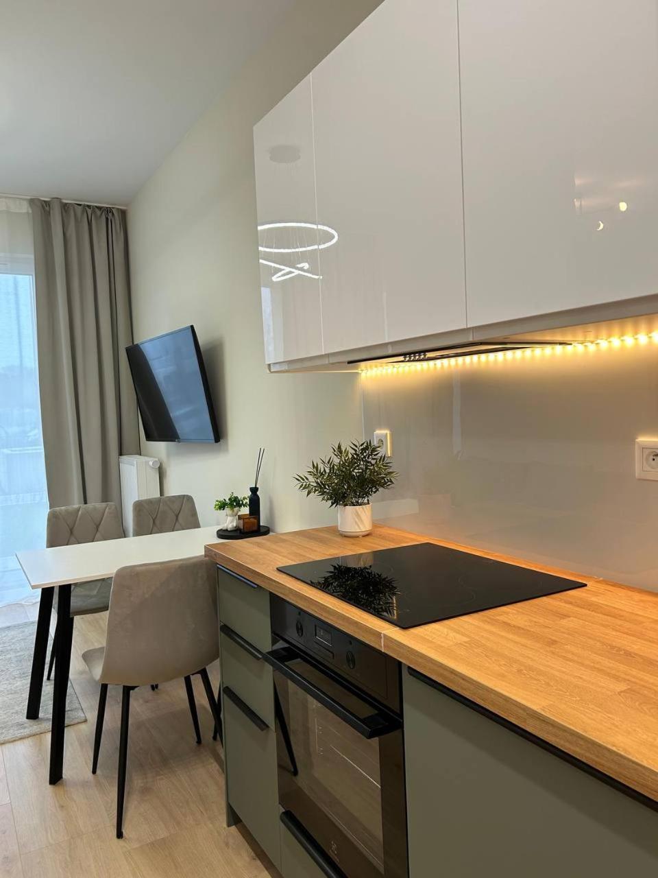 Warsaw Airport Apartment Екстер'єр фото